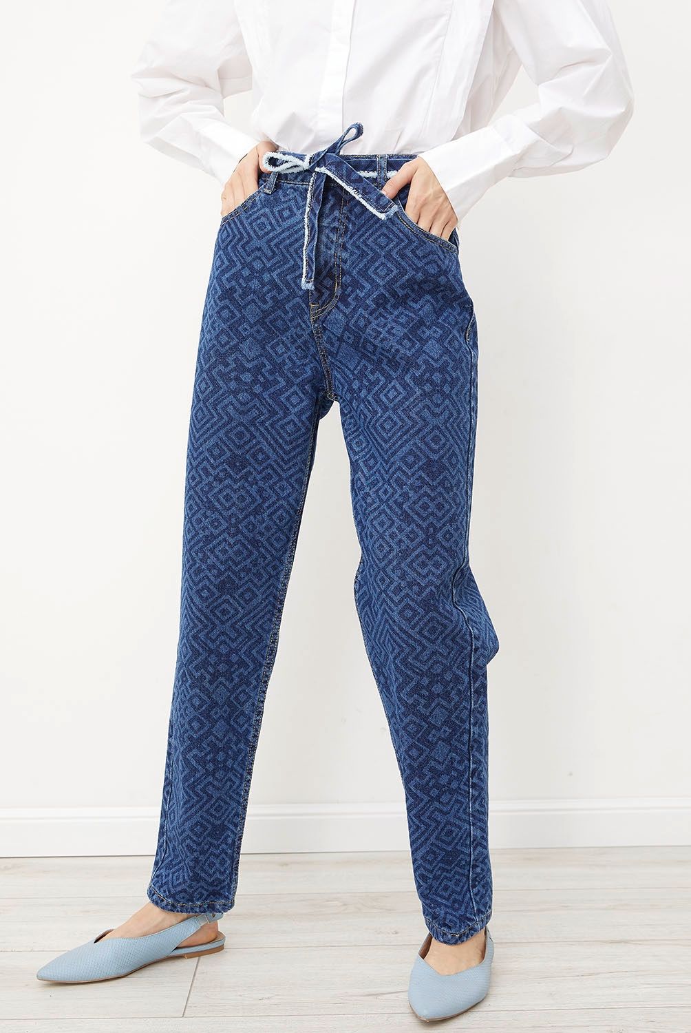 FALABELLA - Jeans Mom Tiro Medio Mujer Por Anís Samanez