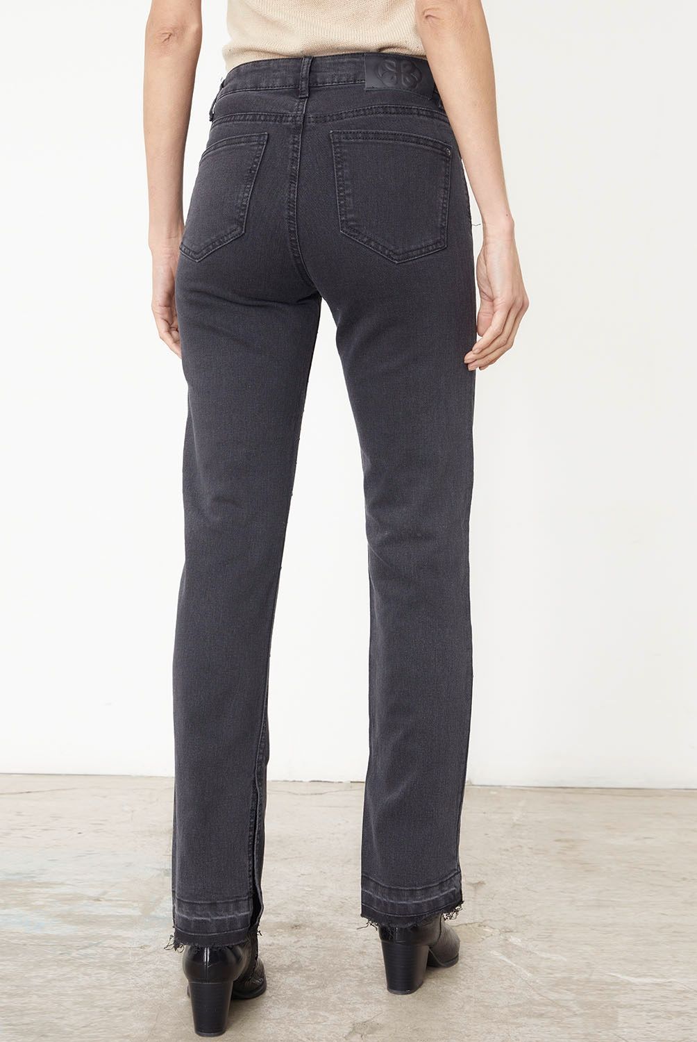 APOLOGY - Jeans Recto Tiro Alto Mujer Cecilia Bolocco para Apology