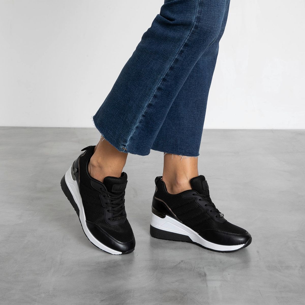 XTI - Zapatilla Urbana Mujer Negro Xti