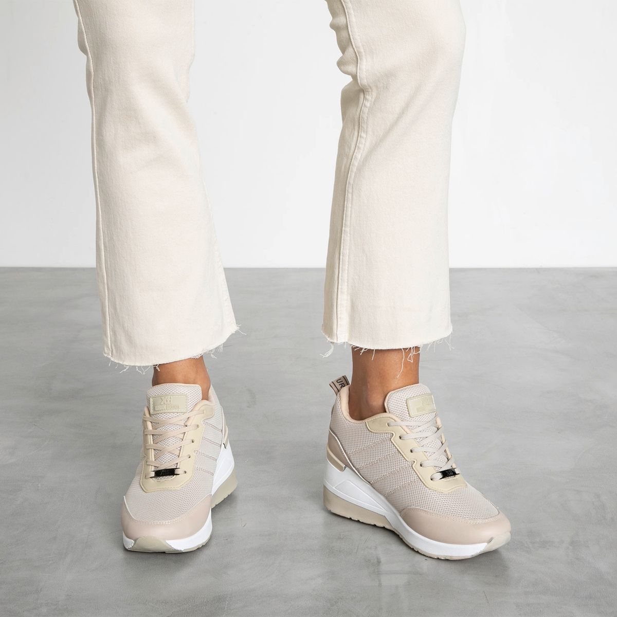XTI - Zapatilla Urbana Mujer Beige Xti