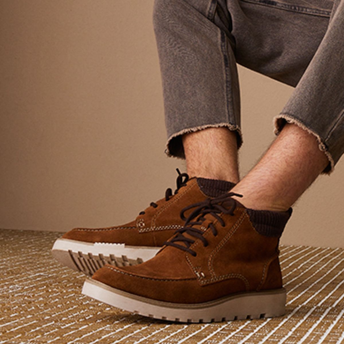 CLARKS - Botín Hombre Cuero Café Clarks