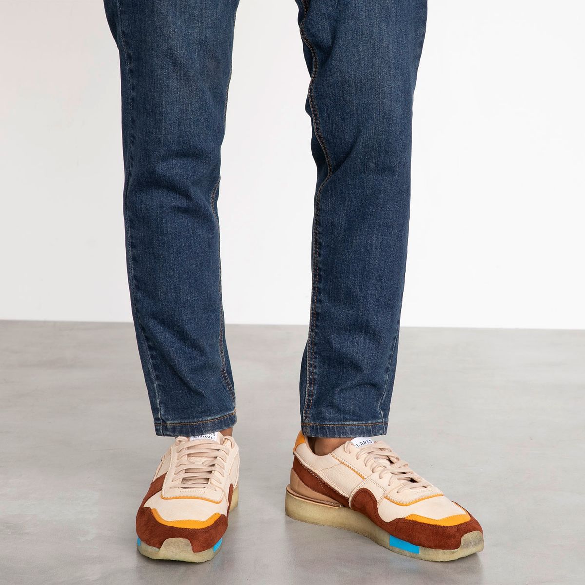 CLARKS - Zapatilla Urbana Hombre Cuero Café Clarks