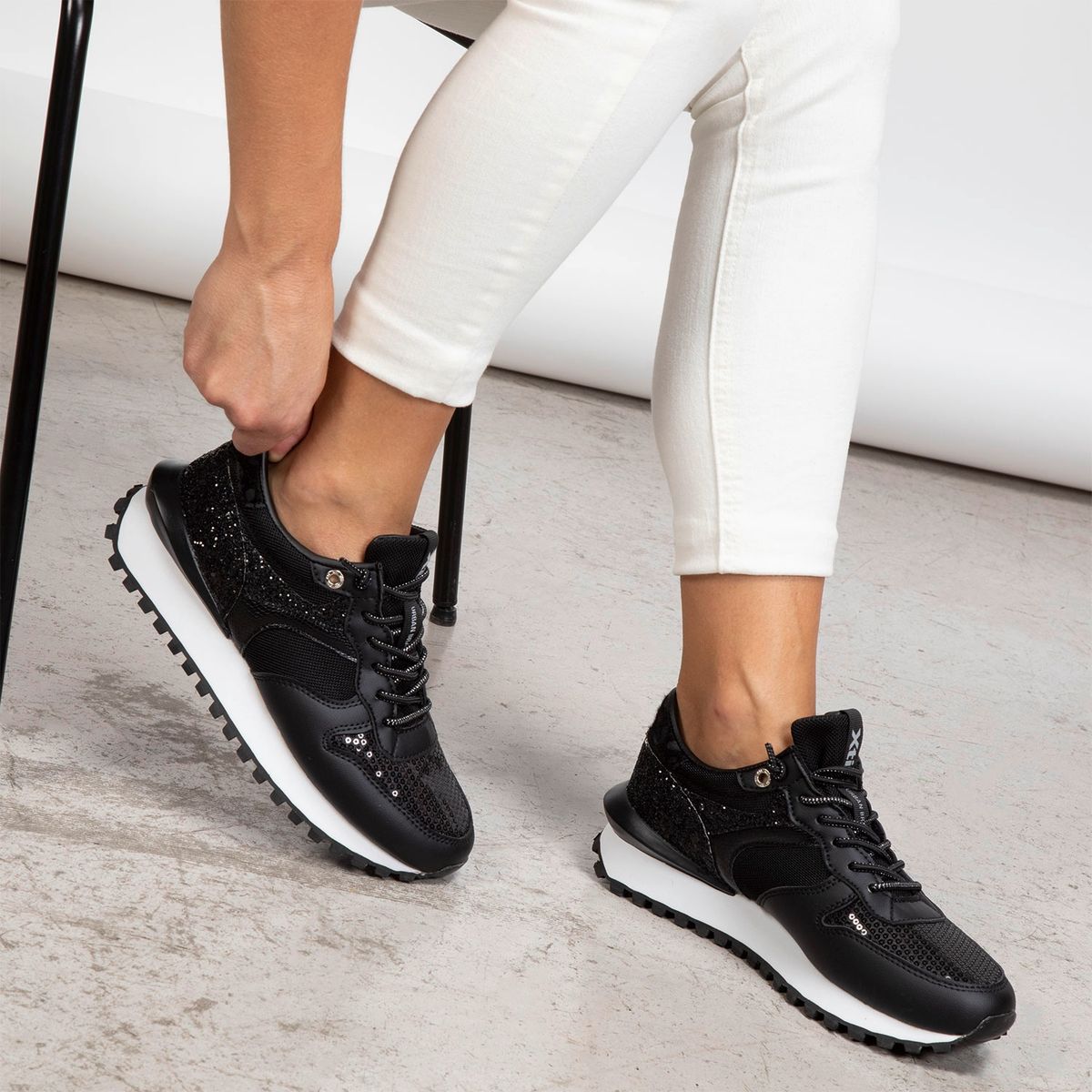 XTI - Zapatilla Urbana Mujer Negro Xti
