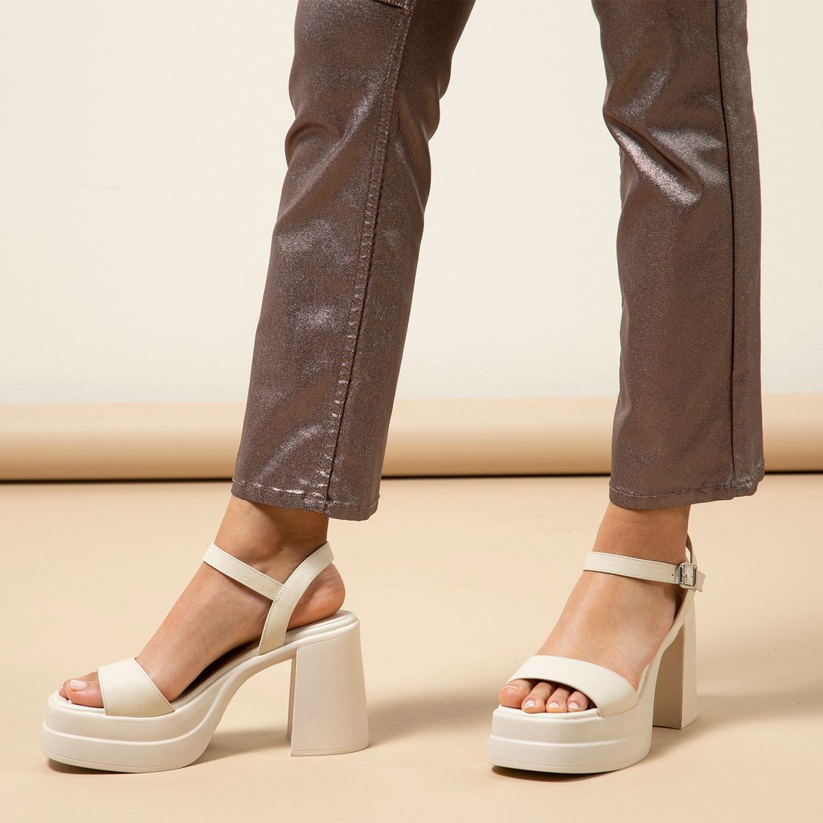 ALDO - Taina Sandalia Mujer Cuero Blanco Aldo