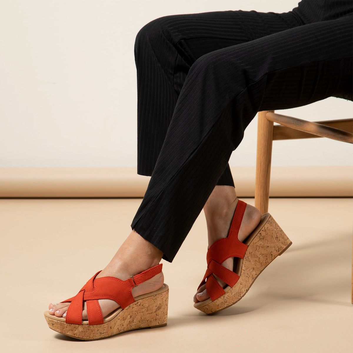 CLARKS - Sandalia Mujer Cuero Naranjo Clarks