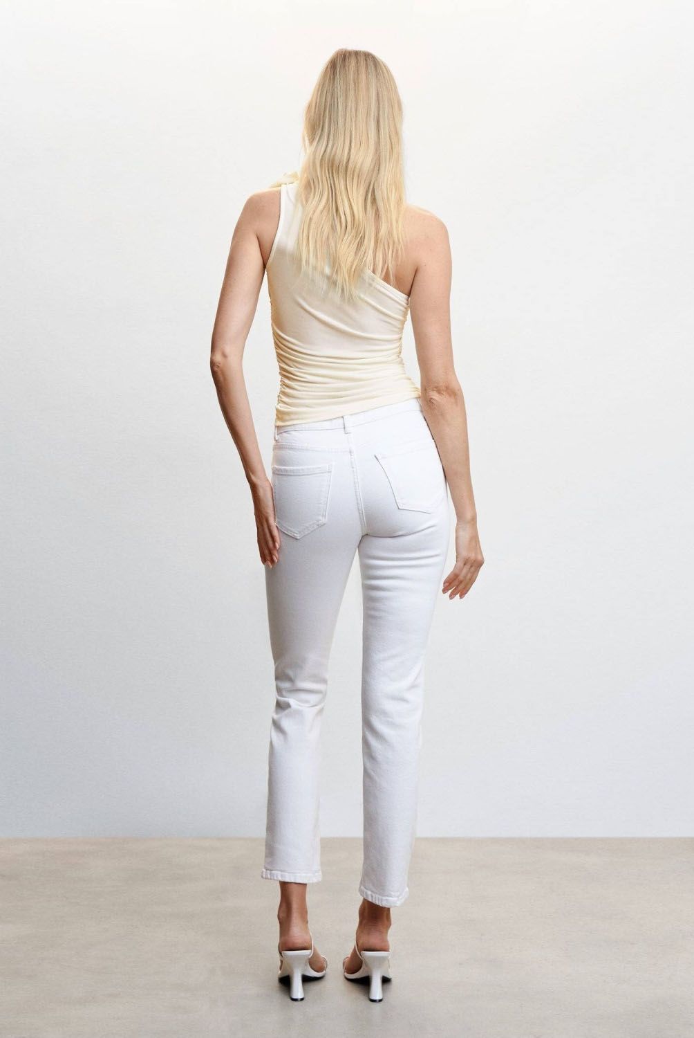 MANGO - Crop Top Asimétrico Flor Mujer Mango