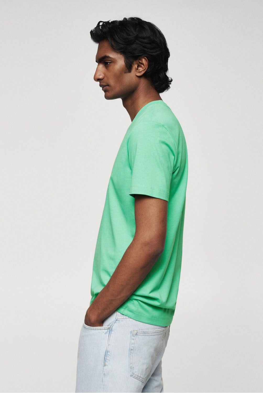 MANGO MAN - Polera Cuello Pico 100% Algodón Hombre Mango Man