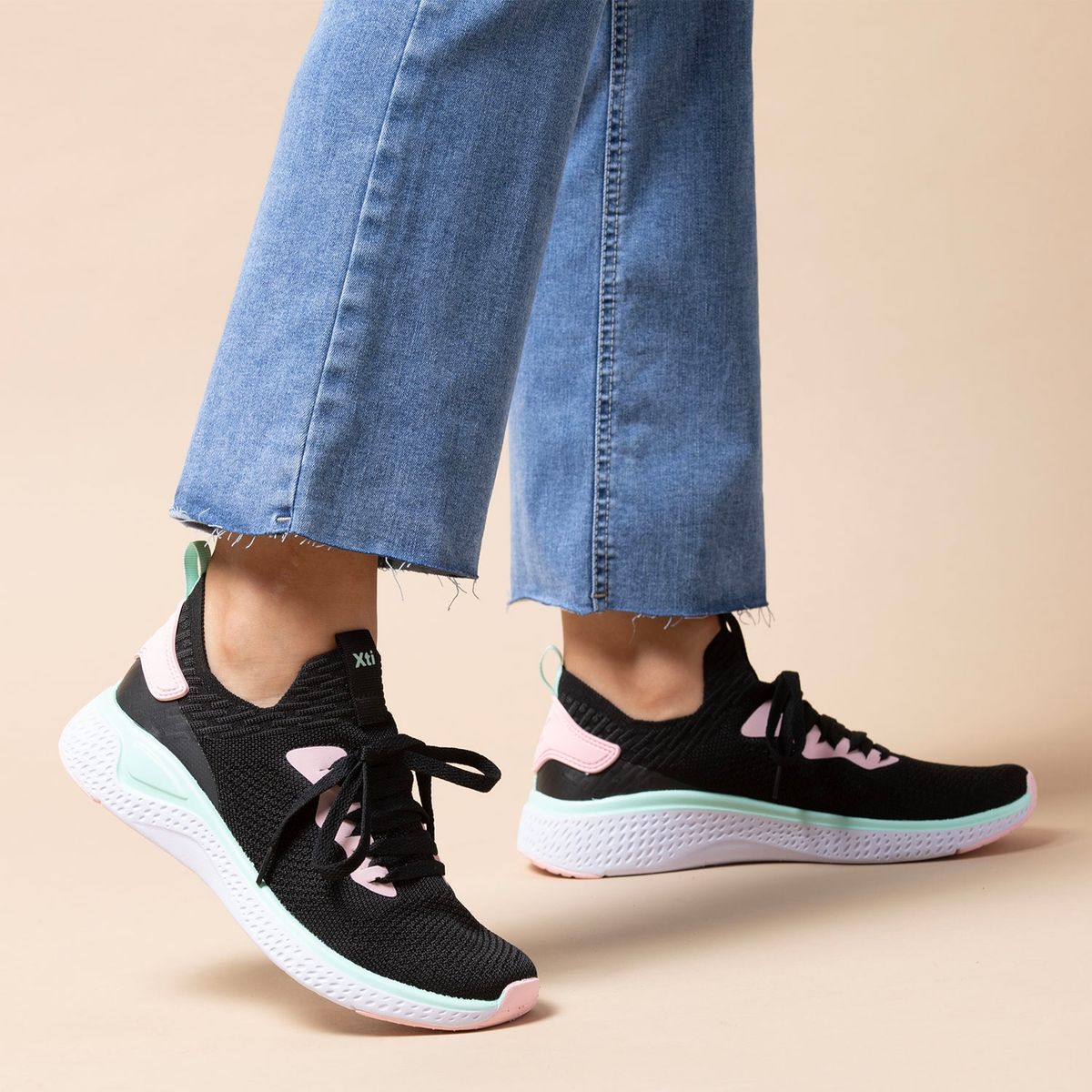 XTI - Zapatilla Urbana Mujer Negro Xti