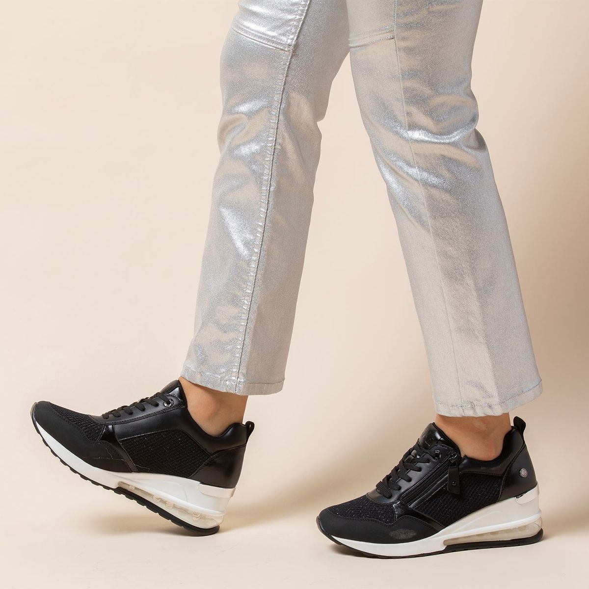 XTI - Zapatilla Urbana Mujer Negro Xti