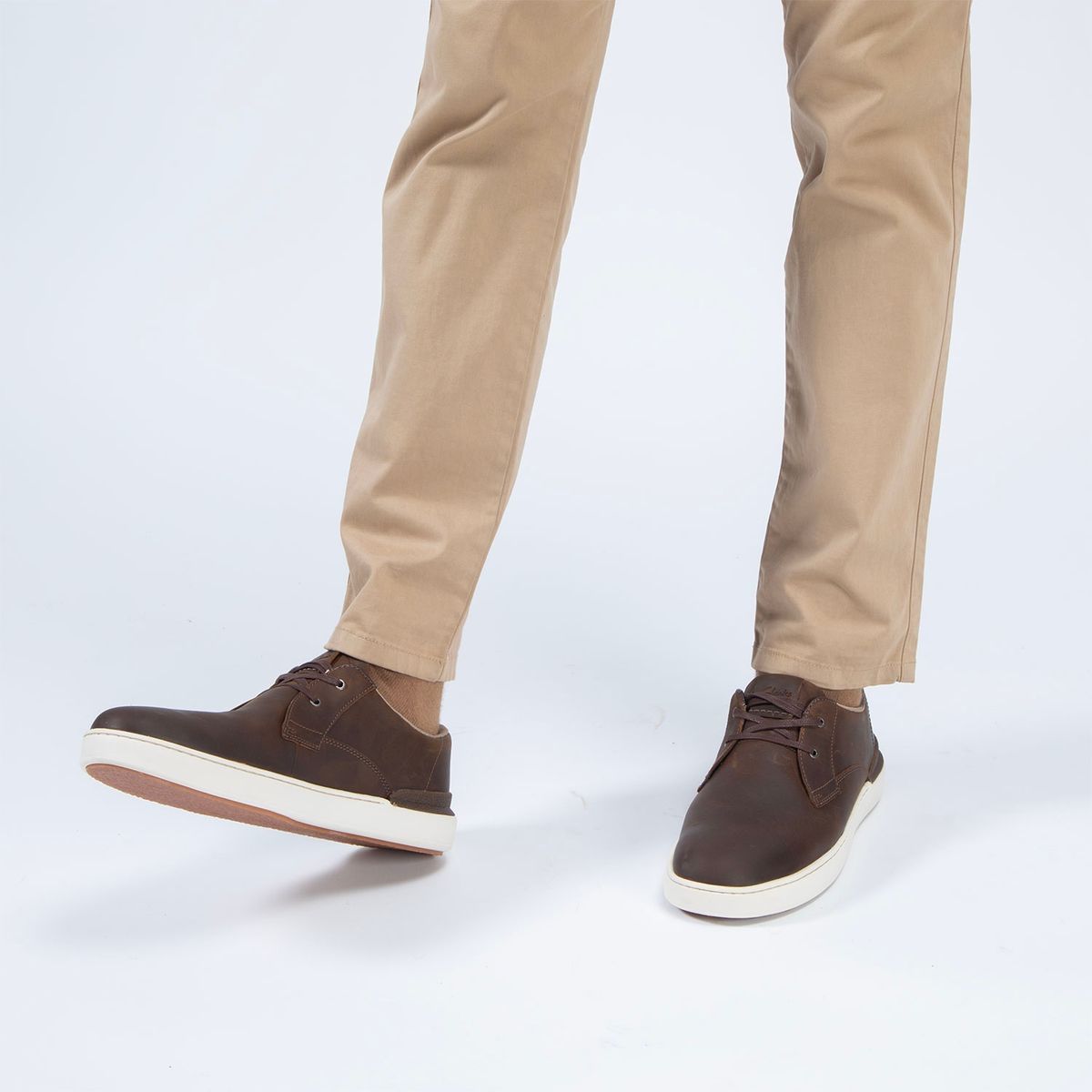 CLARKS - Zapatilla Urbana Hombre Cuero Café Clarks