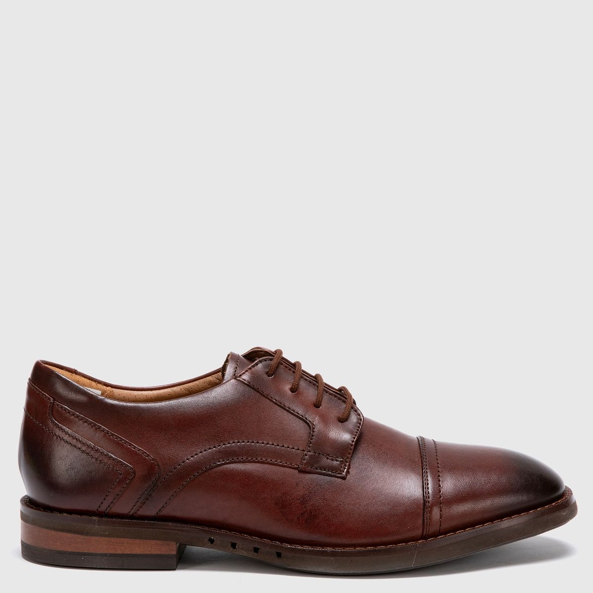 CLARKS - Zapato Formal Hombre Cuero Café Clarks