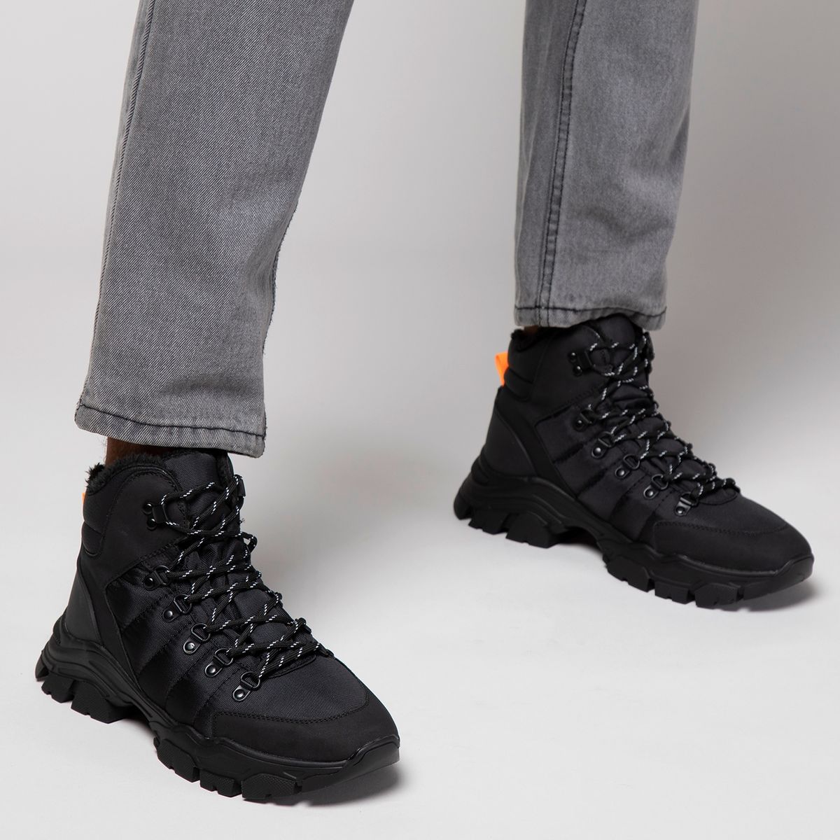 CALL IT SPRING - Boín Hombre Negro Call It Spring