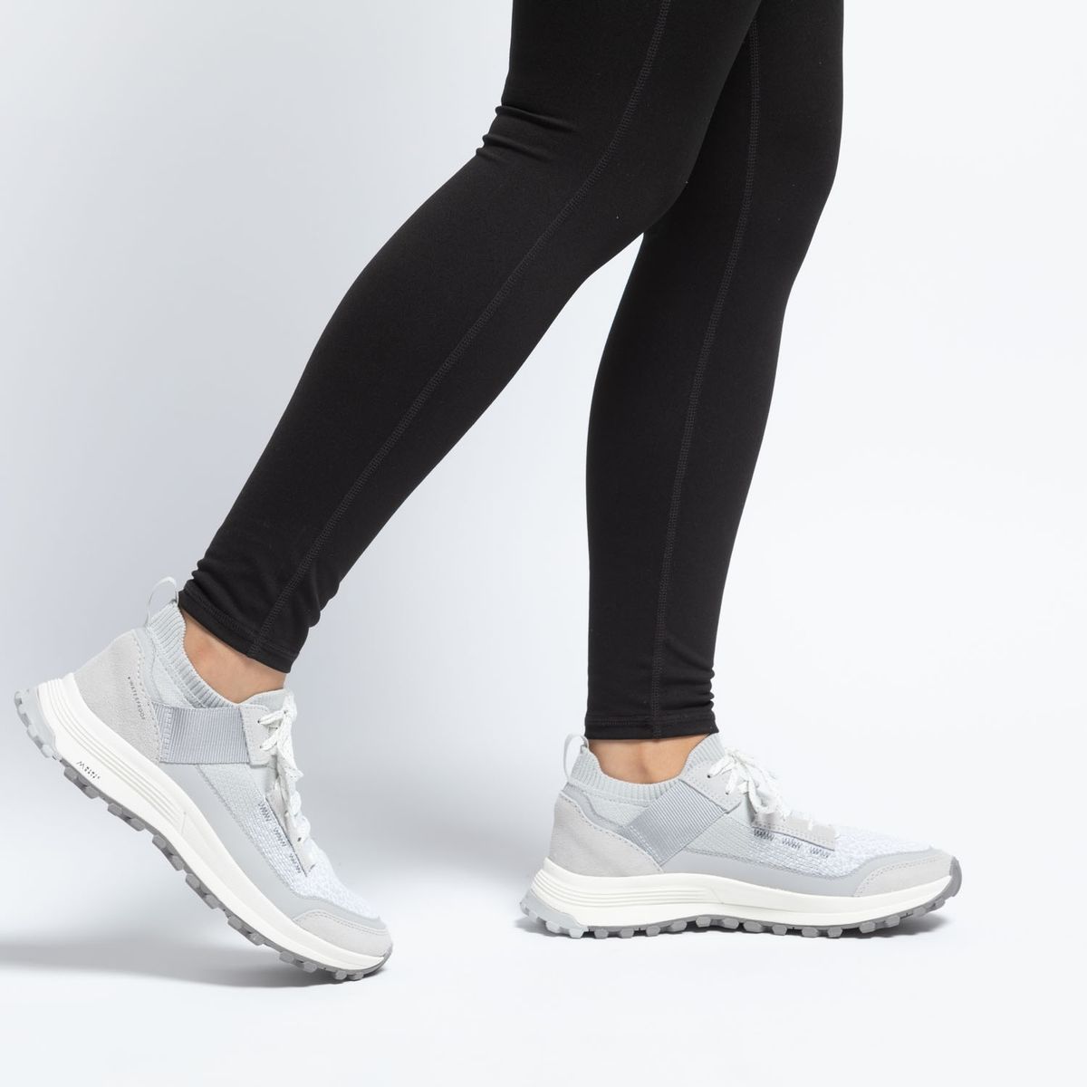 CLARKS - Zapatilla Urbana Mujer Gris Clarks