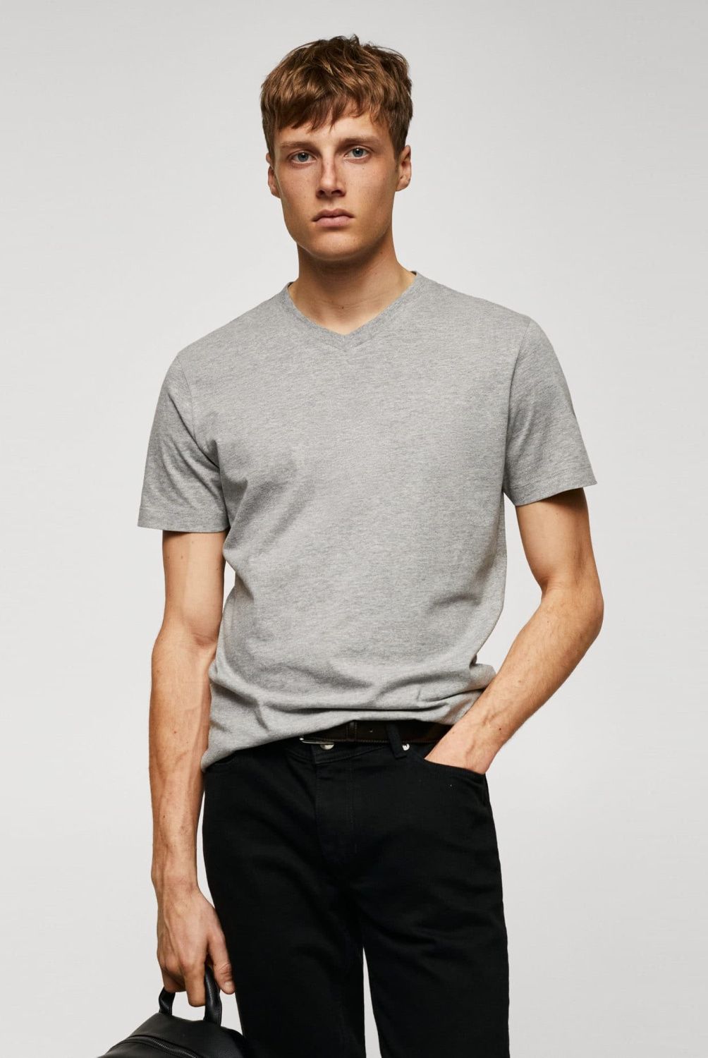 MANGO MAN - Polera Básica Algodón Cuello Pico Hombre Mango Man