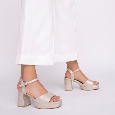 Imagen 2 del producto Sandalia Mujer Dorado