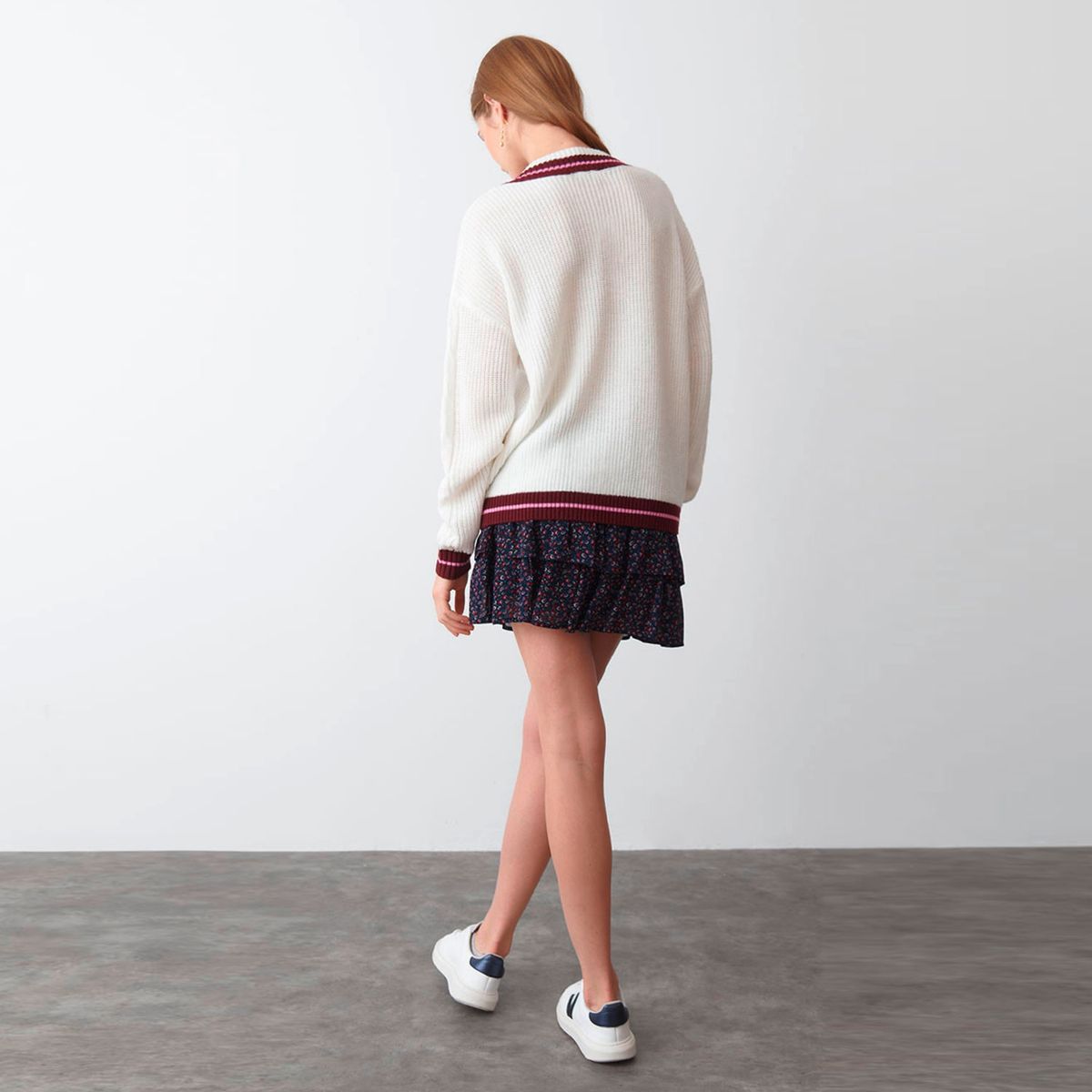 BROWNIE - Sweater Pico Escudo Mujer Brownie