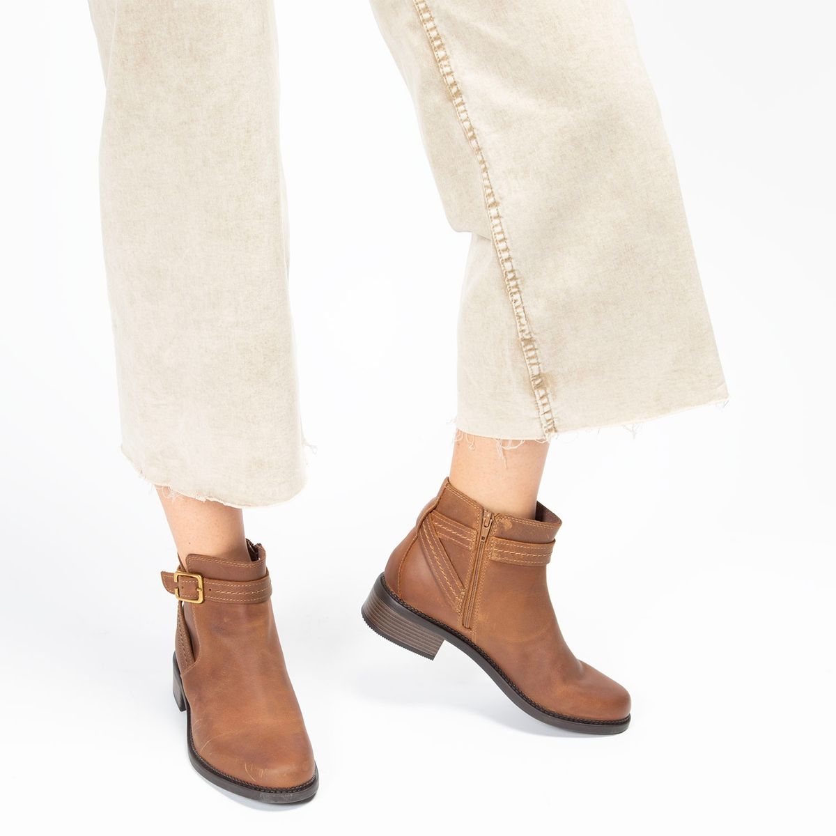 CLARKS - Botín Mujer Cuero Beige Clarks