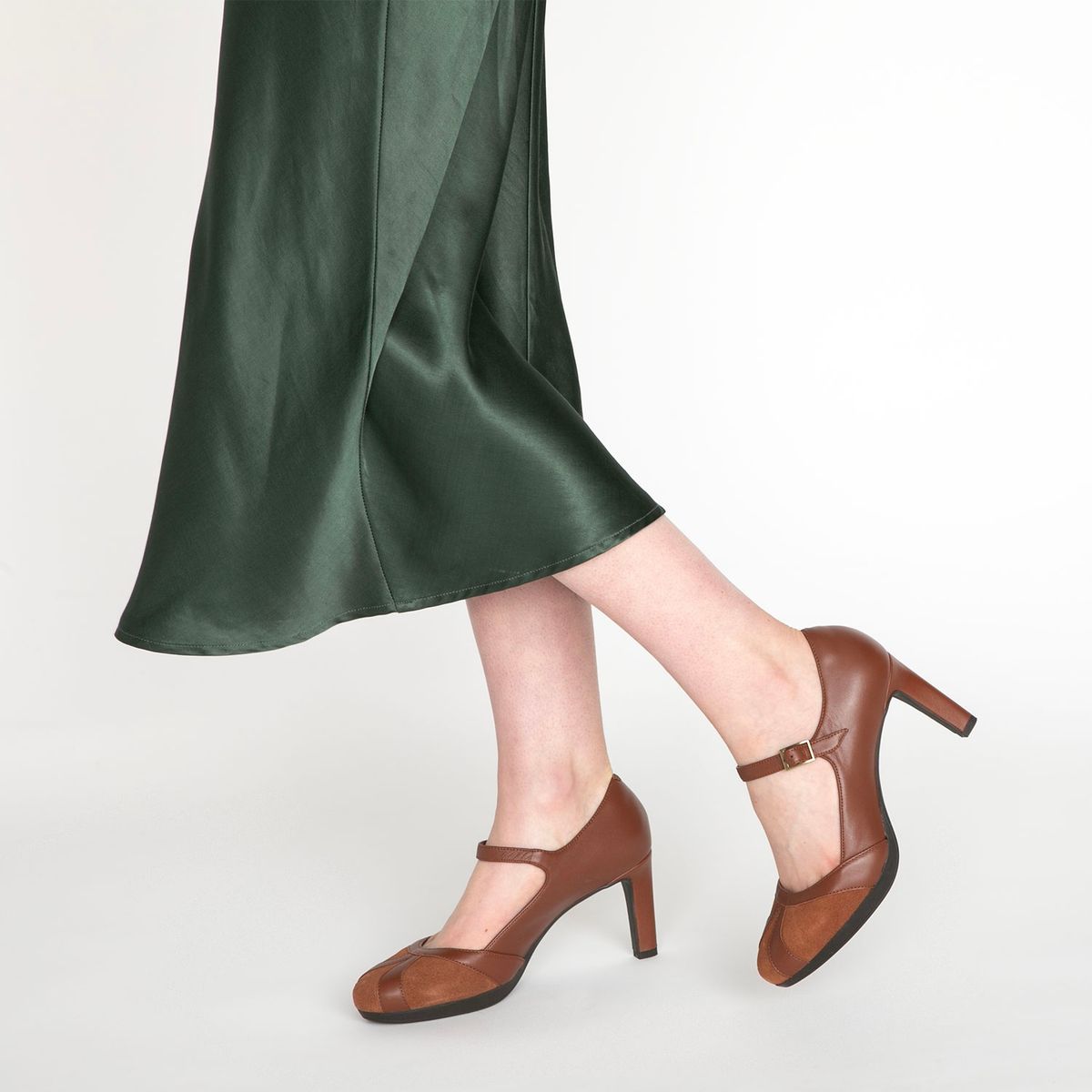 CLARKS - Zapato Formal Mujer Cuero Beige Clarks