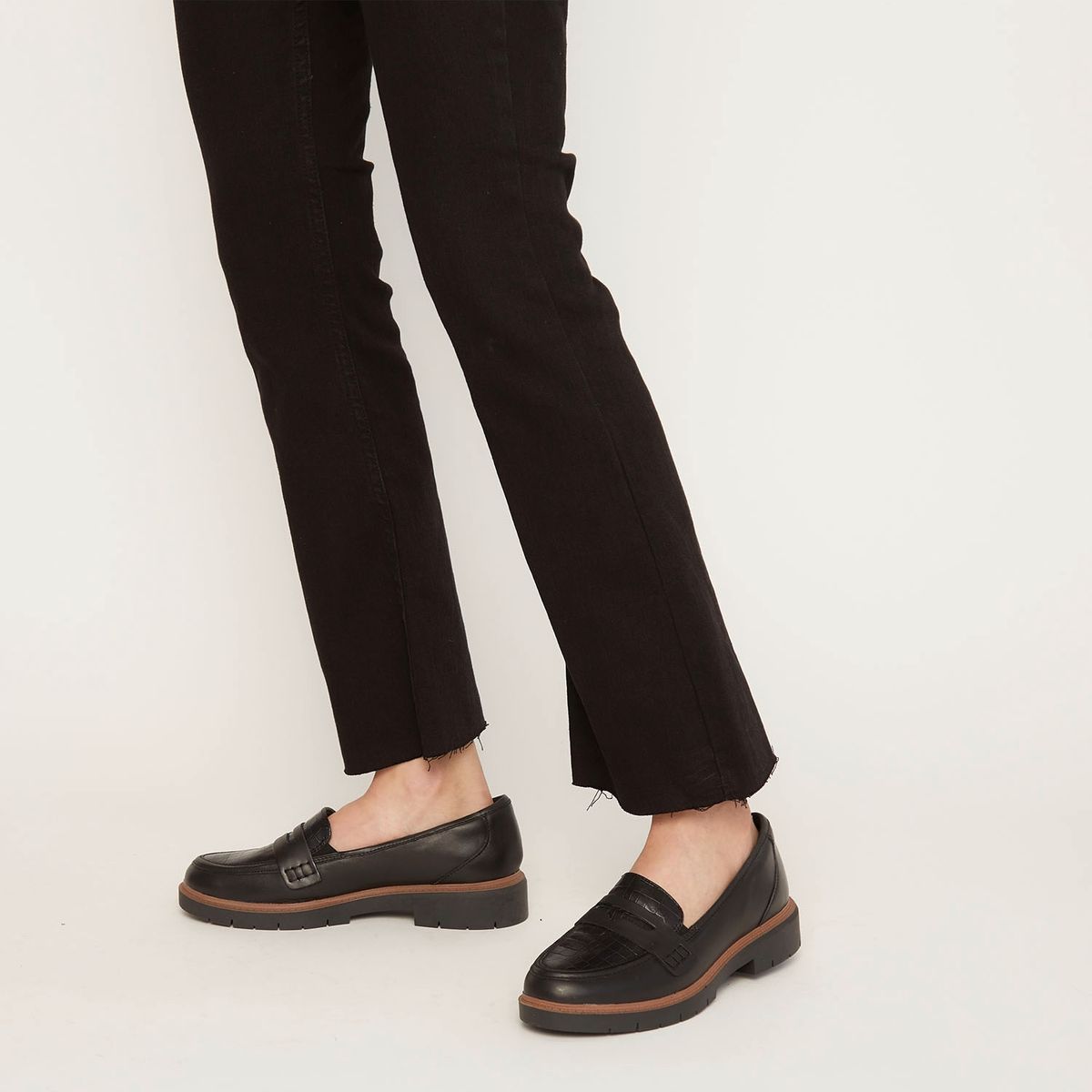 CLARKS - Mocasín Mujer Cuero Negro Clarks