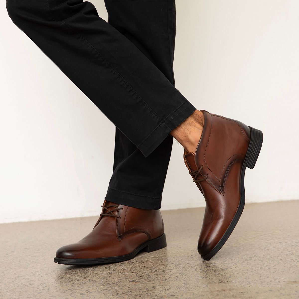 CLARKS - Botín Hombre Cuero Café Clarks