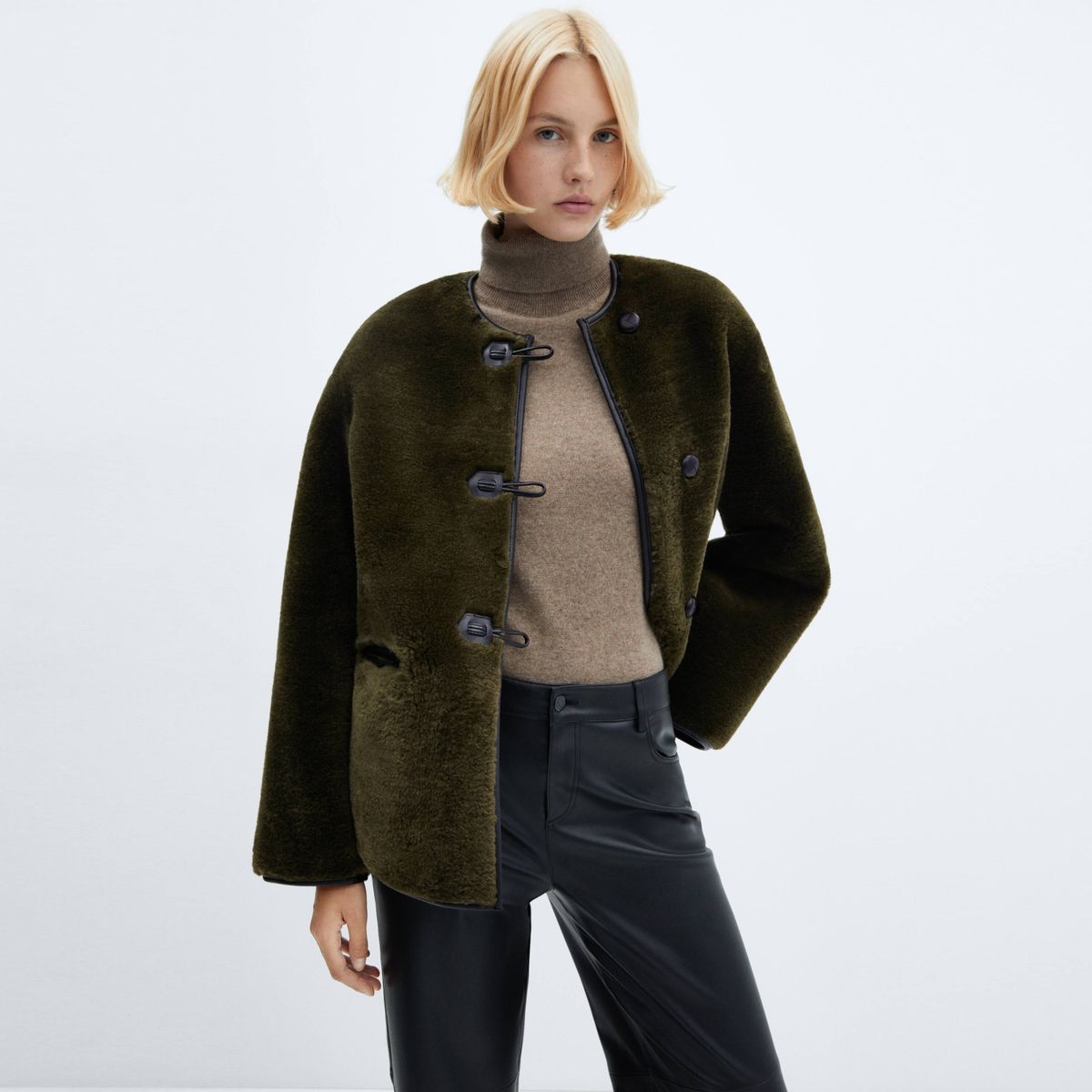 MANGO - Abrigo Pelo Apliques Mujer Mango