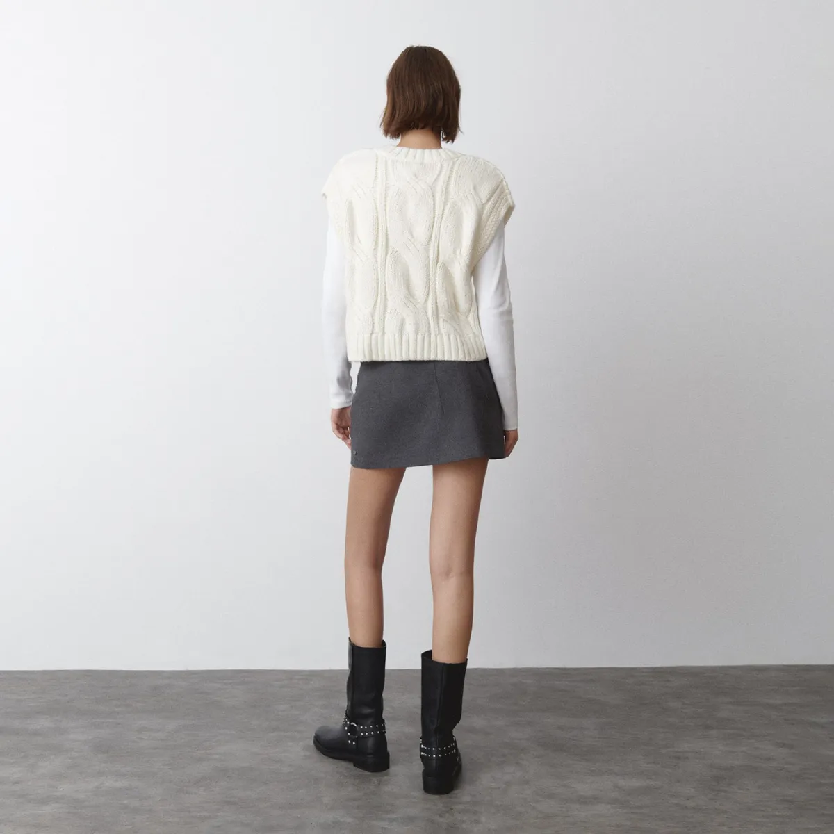 BROWNIE - Chaleco Trenzas Pico Mujer Brownie