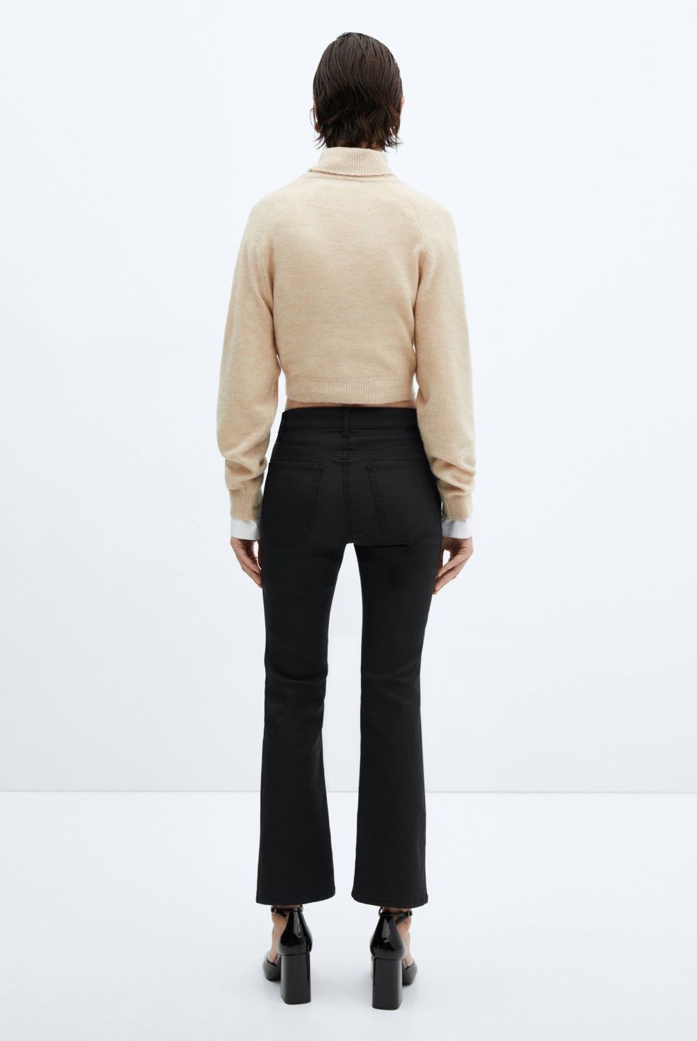 MANGO - Jeans Sienna Tiro Alto Flare Crop Engomado Mujer Mango