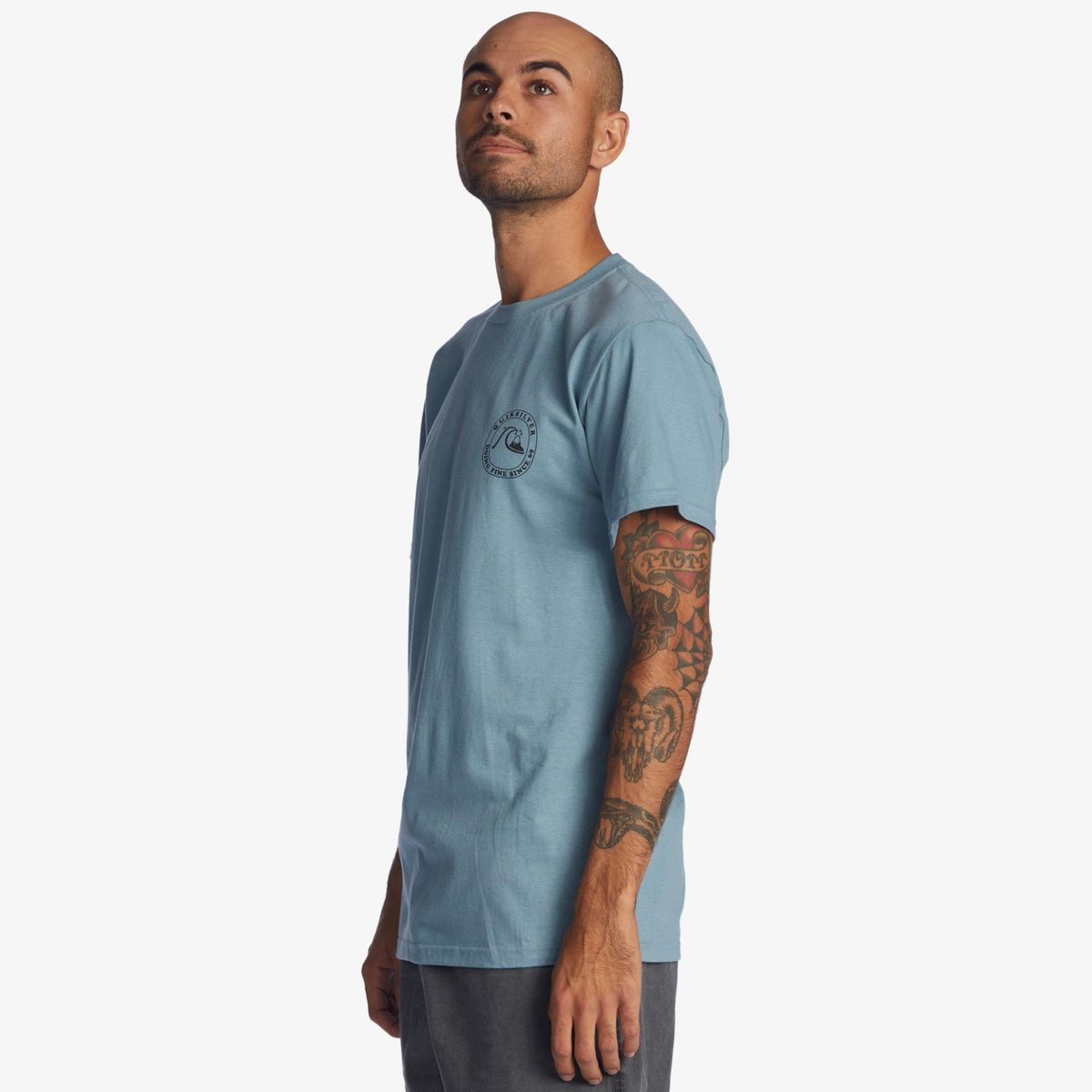 QUIKSILVER - Polera Casual Manga Corta Regular Fit Hombre Quiksilver
