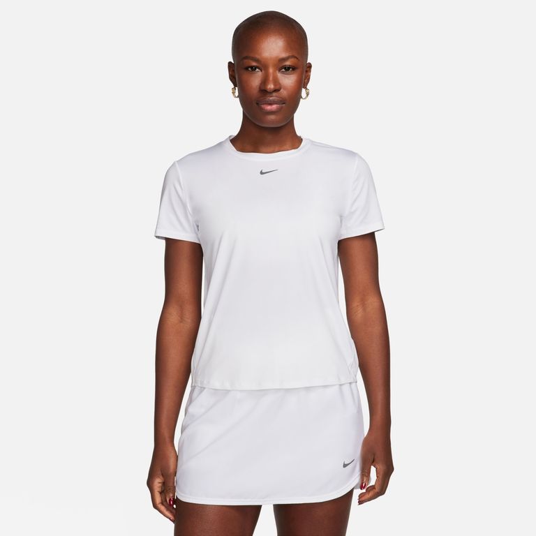 NIKE Polera Manga Corta Regular Fit Mujer