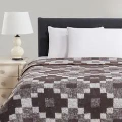 ILLUSIONS - Frazada Jacquard Café 1.5 Plazas