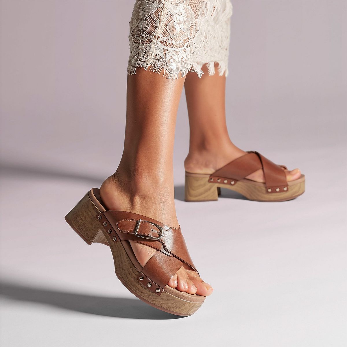 CLARKS - Sandalia Mujer Cuero Café Clarks