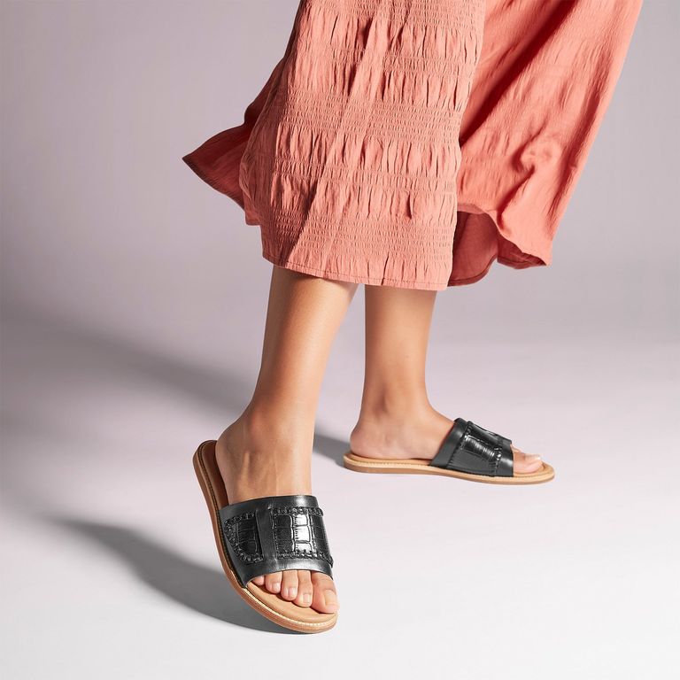 CLARKS Sandalia Mujer Cuero Negro