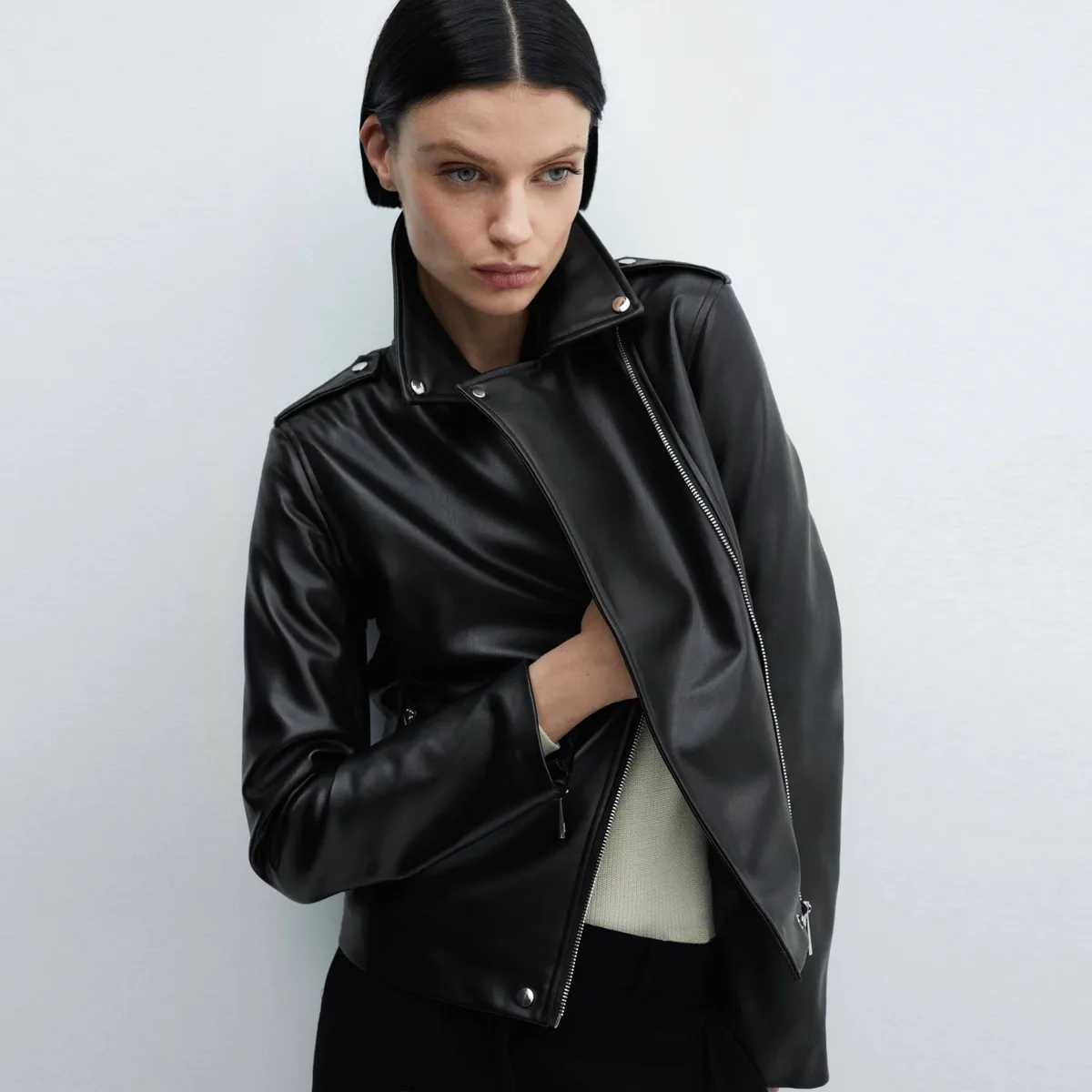 MANGO - Cazadora Biker Eco Cuero Mujer Cierre Asimétrico Mango