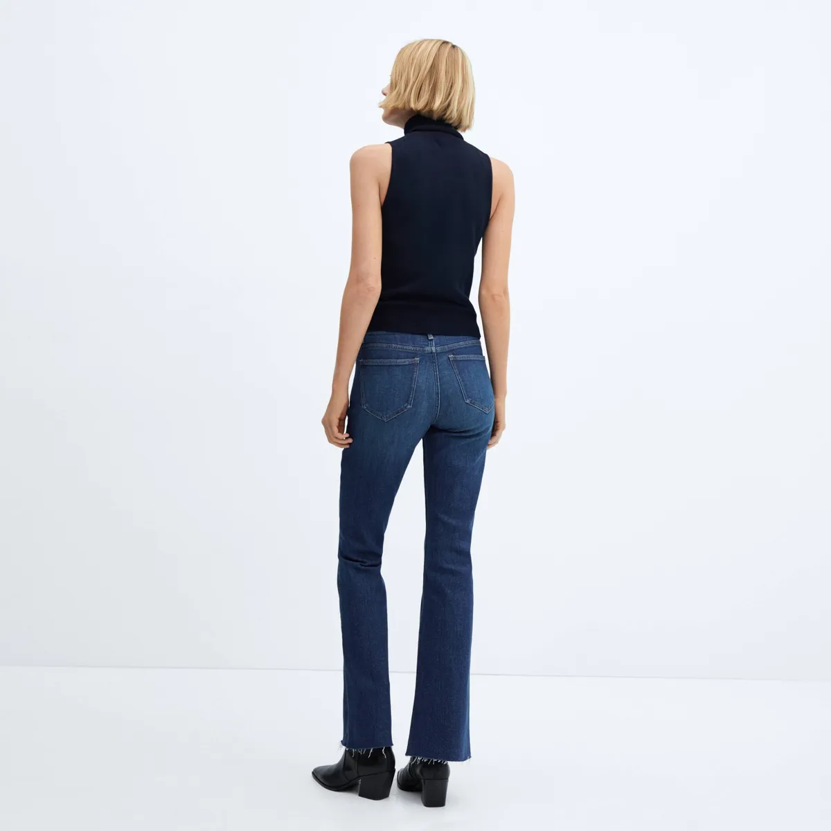 MANGO - Jeans Flare Fiona Tiro Medio Mujer Mango