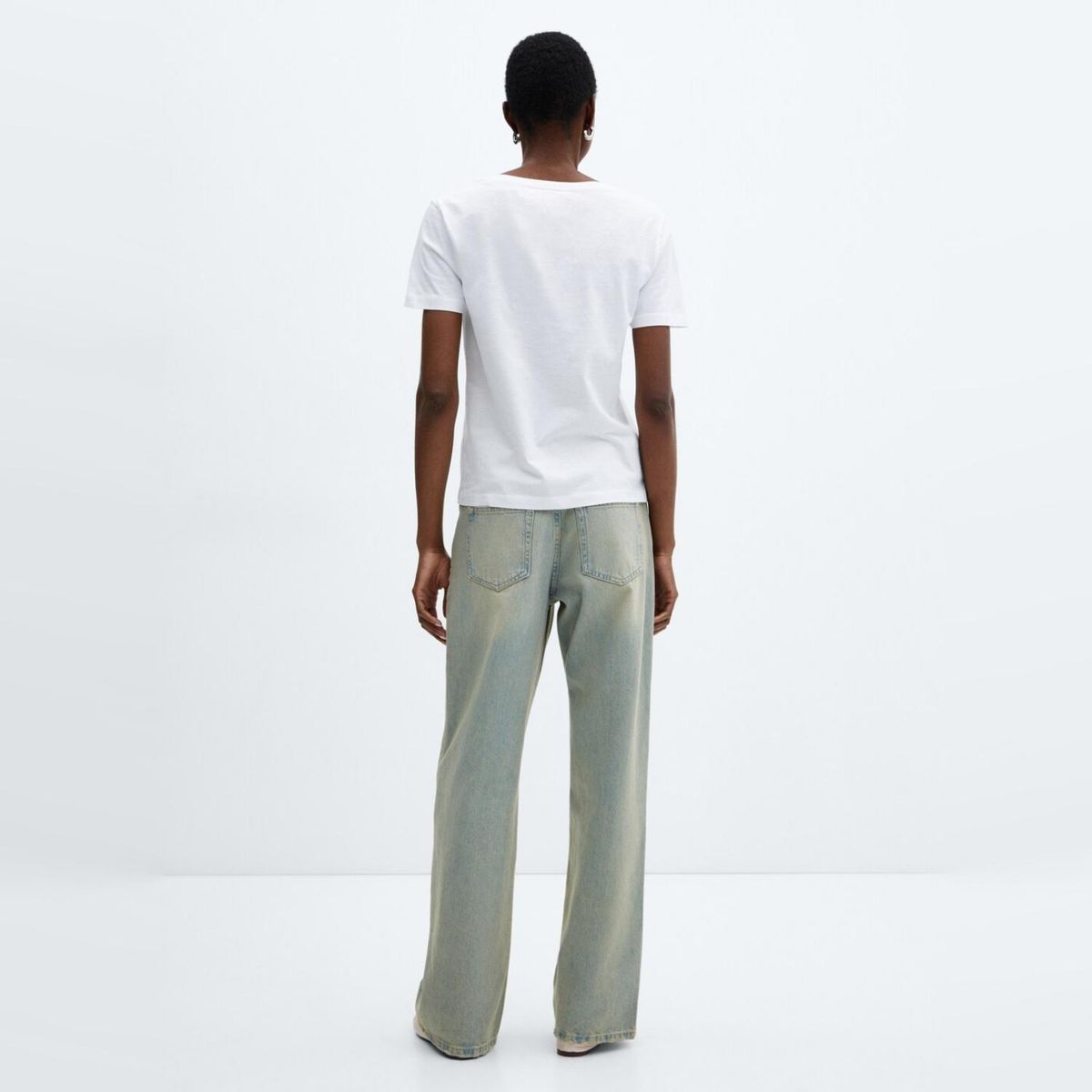 MANGO - Polera Cuello Pico Algodón Manga Corta Mujer Mango