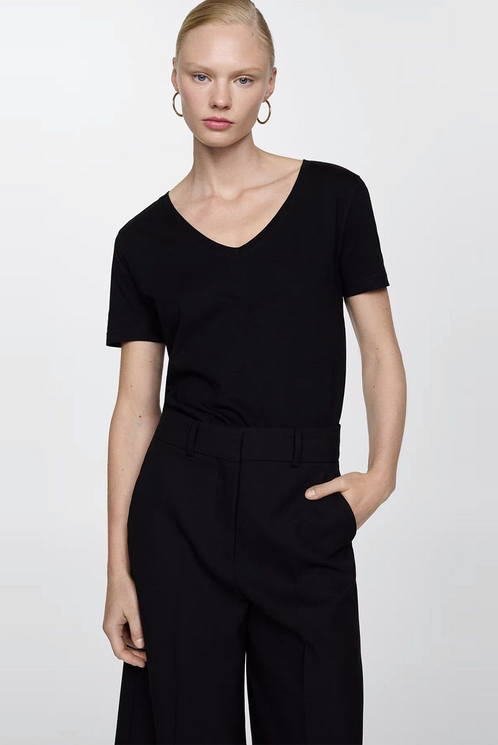 MANGO - Polera Cuello Pico Algodón Manga Corta Mujer Mango