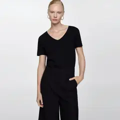 MANGO - Polera Cuello Pico Algodón Manga Corta Mujer