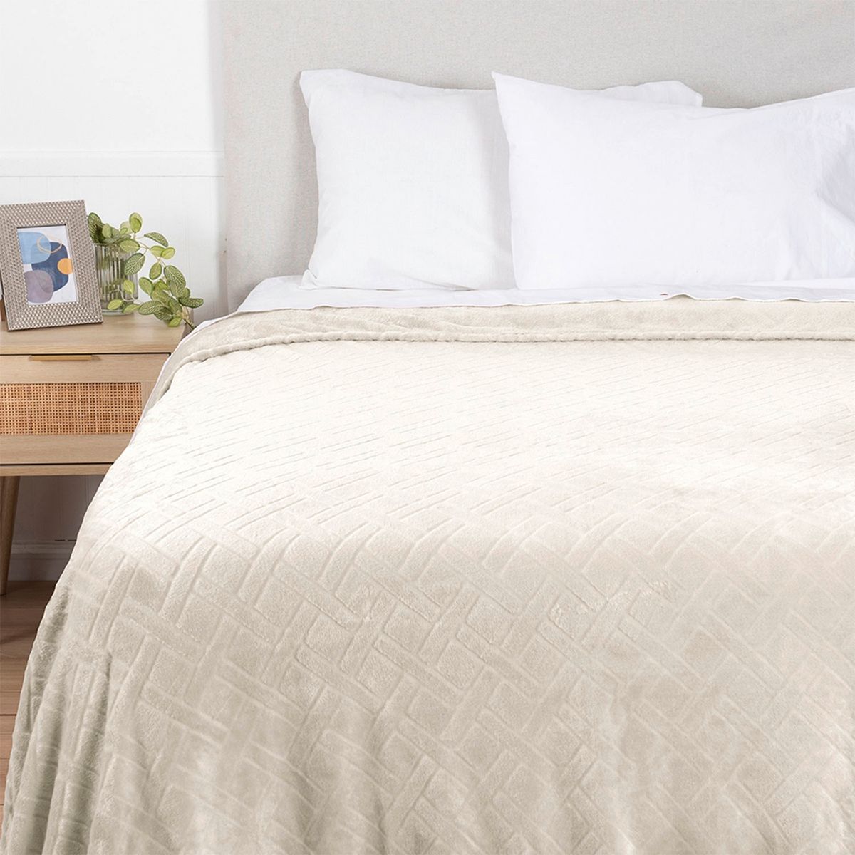 MASHINI - Frazada Flannel Embossed Mashini