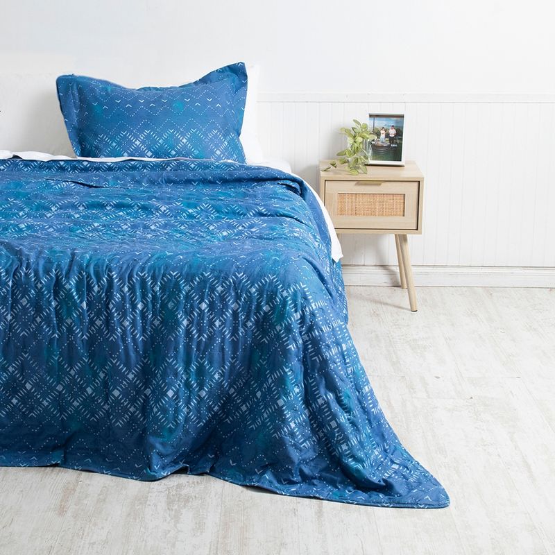 MASHINI - Set Quilt + Sábana Estampada 1.5 Plaza Indigo Mashini