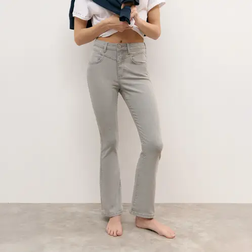 BROWNIE - Jeans Flare Tachas Mujer