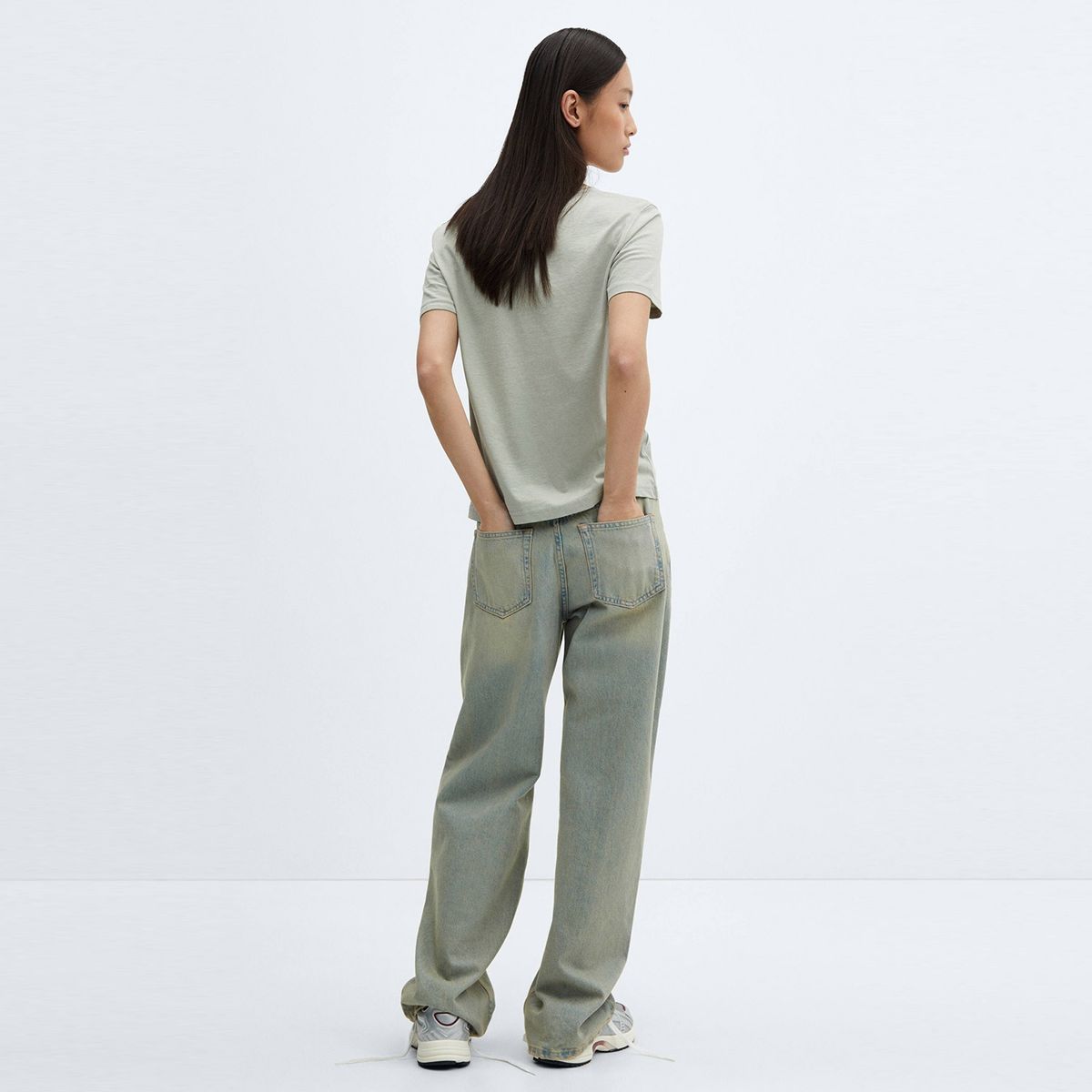 MANGO - Polera Cuello Pico Algodón Manga Corta Mujer Mango