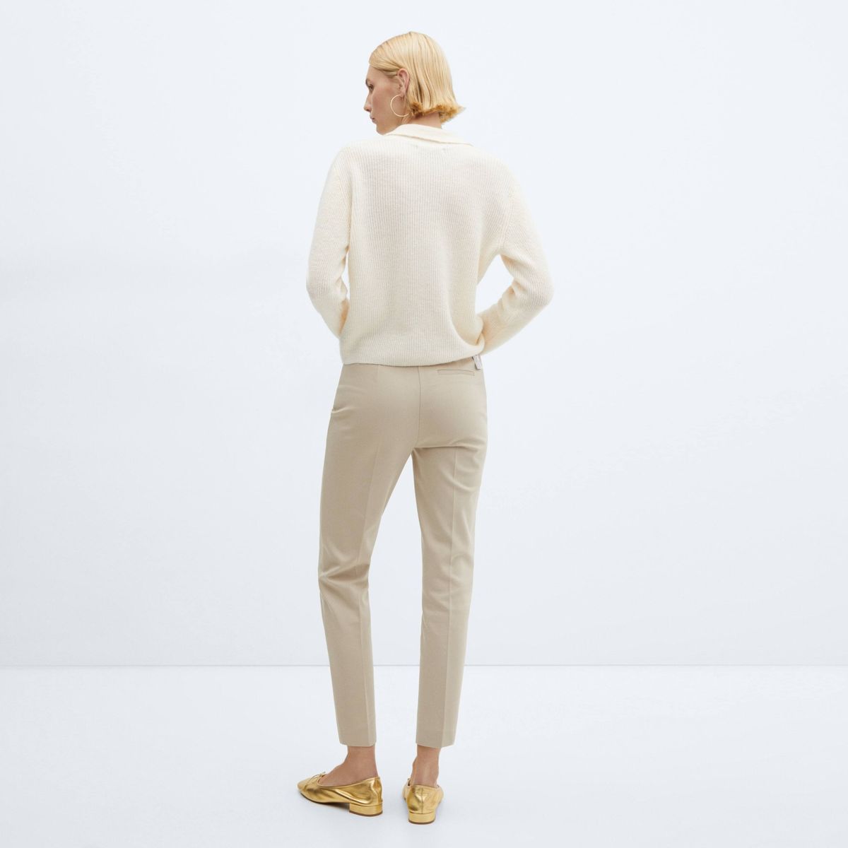 MANGO - Pantalón Crop Botones Tiro Alto Mujer Mango