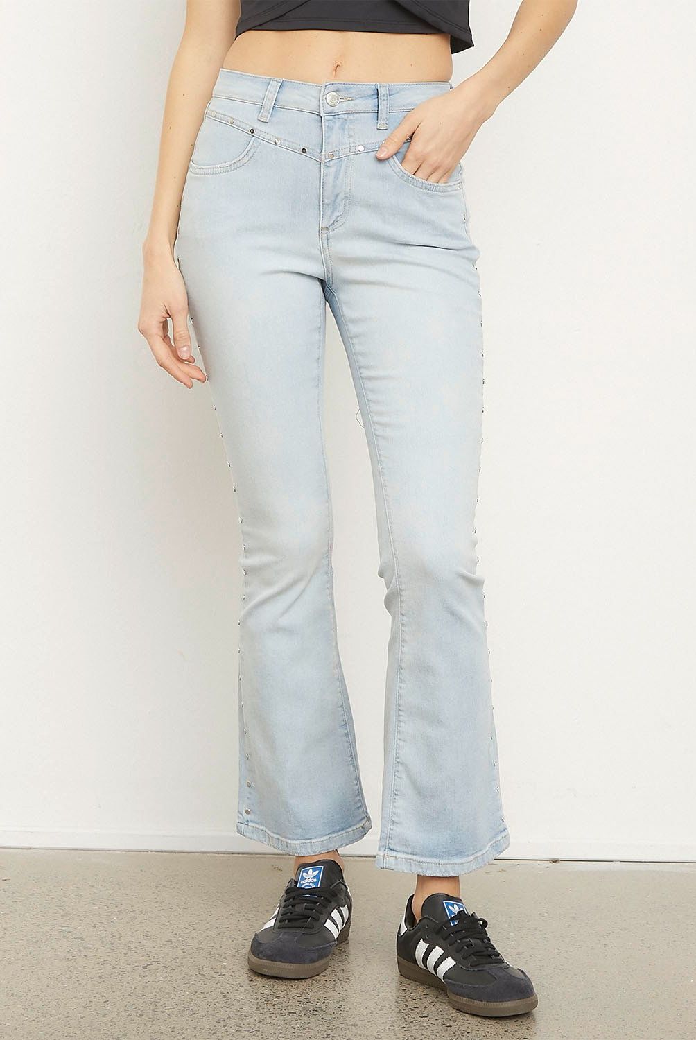 BROWNIE - Jeans Flared Tachas Mujer Brownie