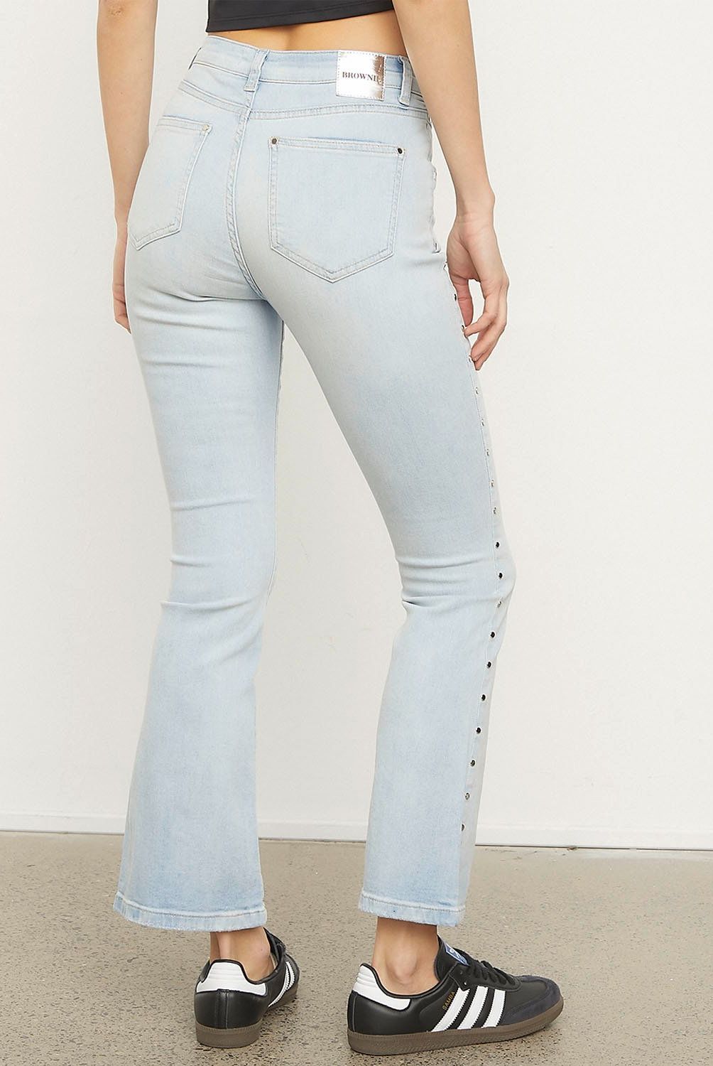 BROWNIE - Jeans Flared Tachas Mujer Brownie