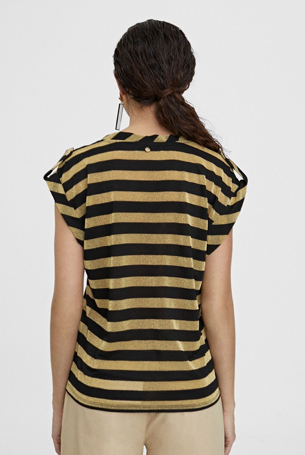 LOLA CASADEMUNT - Polera Cuello en V Diseño Mujer Lola Casademunt