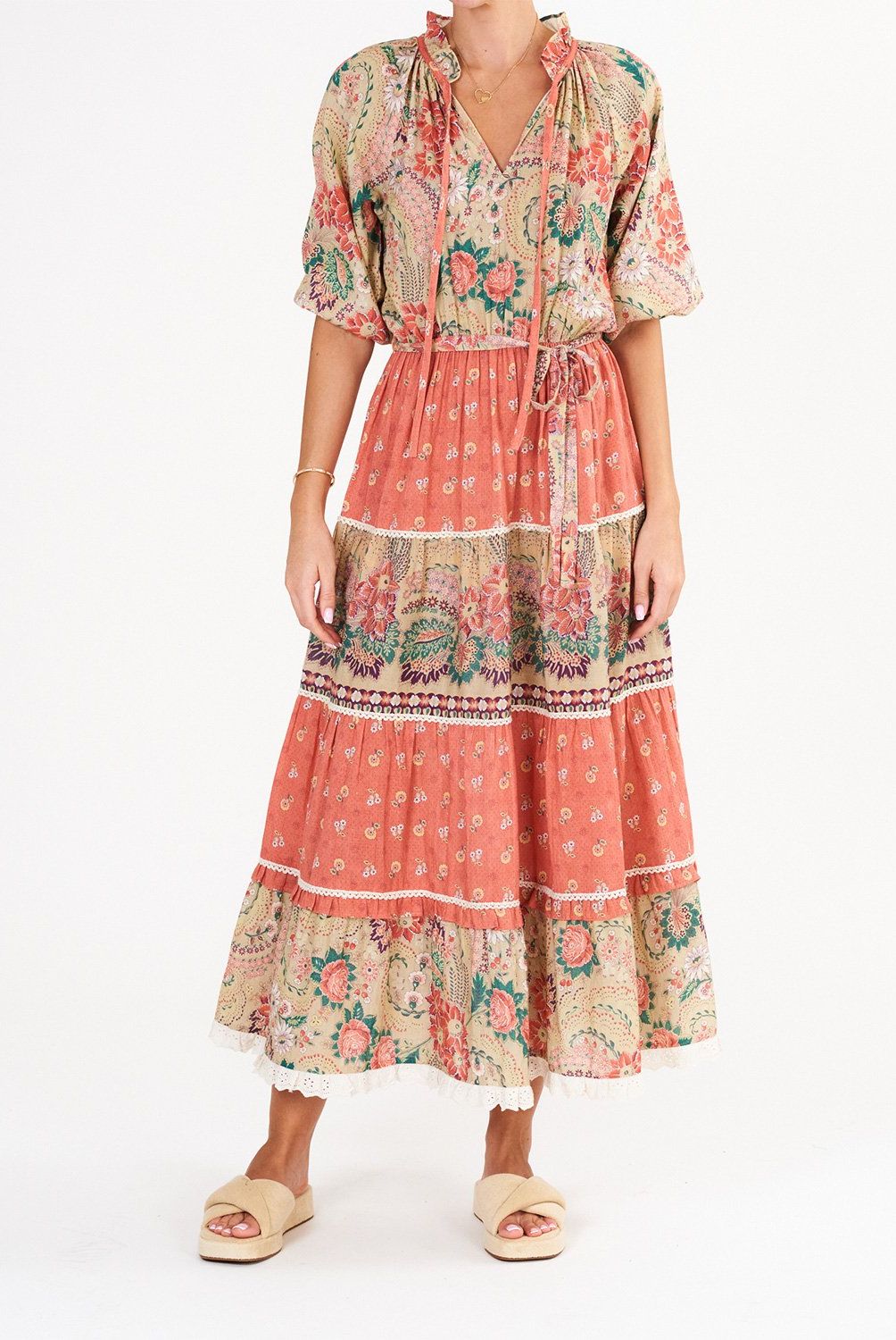 MABE - Vestido Largo Bordado Cuello En V Mujer Mabe