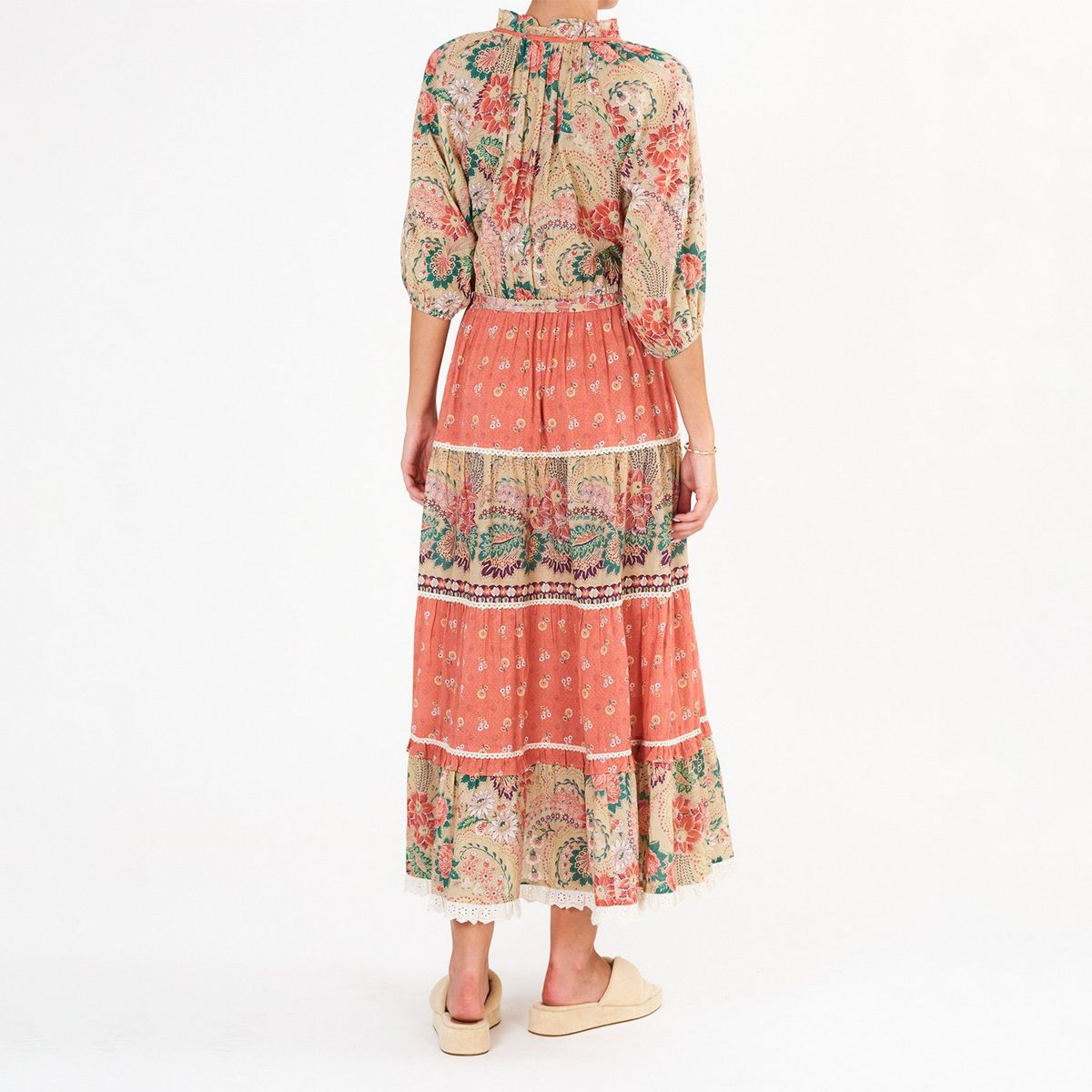 MABE - Vestido Largo Bordado Cuello En V Mujer Mabe