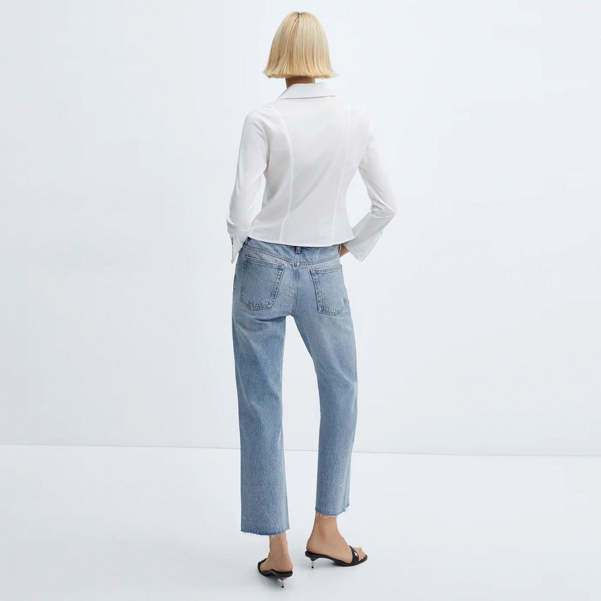 MANGO - Jeans Blanca Tiro Medio Rectos Crop Mujer Mango