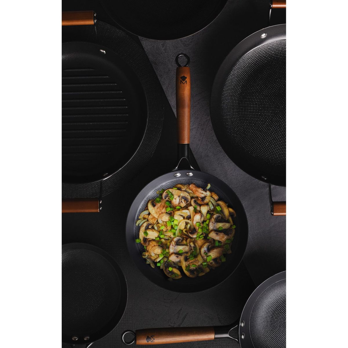 BERGNER - Wok 24 Cm Hierro Prensado Odin Masterpro