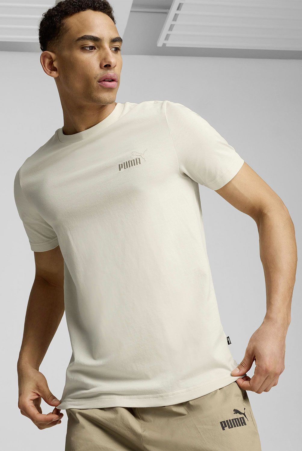 PUMA - Polera Manga Corta Ess Elevated Embroidered Hombre Puma